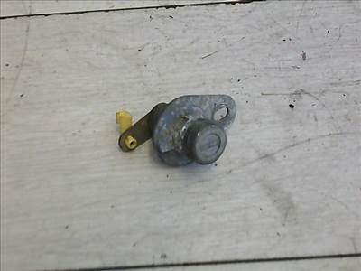 HYUNDAI GETZ 02.09-04.12 Csomagtérajtó dugózár