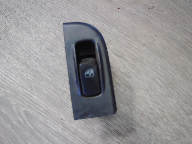 HYUNDAI TRAJET Jobb első ablakemelő kapcsoló 1. kép