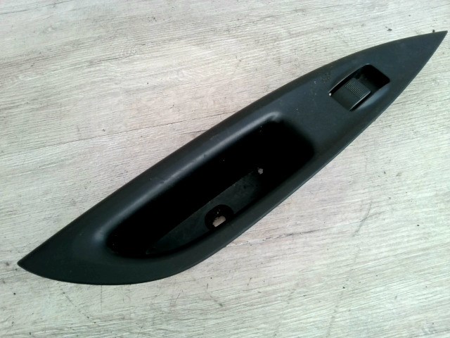 MAZDA 6 02-05 Jobb hátsó ablakemelő kapcsoló 1. kép