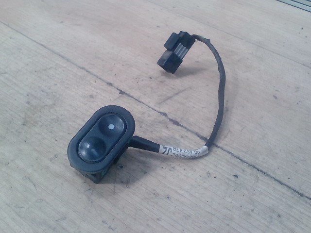 OPEL CORSA B 93-00 Bal első ablakemelő kapcsoló 1. kép