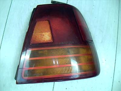 SUZUKI SWIFT 96-05 Jobb hátsó lámpa