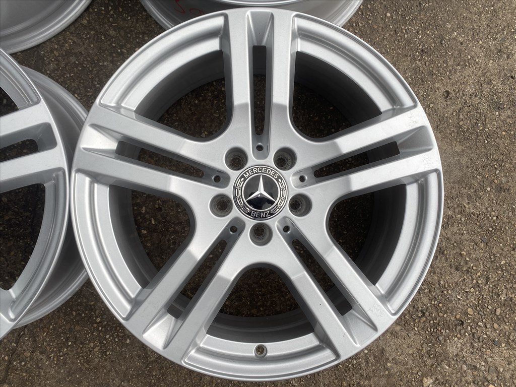  4db gyári 18" Mercedes-Benz GLA-GLB alufelni. (3997) 2. kép