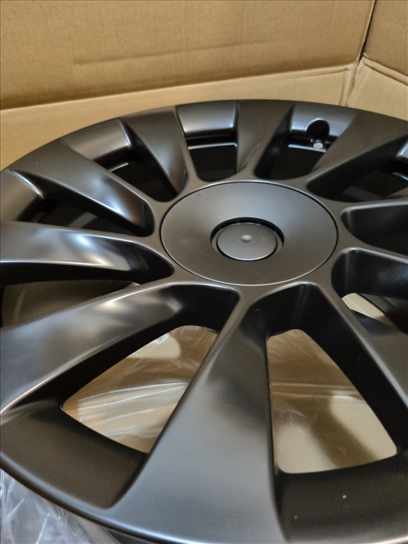  5x114.3 lyukosztású 9,5JJ 19" újszerű alufelni 2. kép