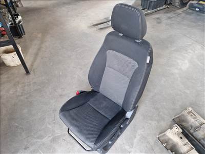 Suzuki Vitara (LY) bal első ülés