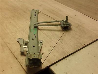 MERCEDES A160 Bal hátsó ablakemelő szerkezet mechanikus
