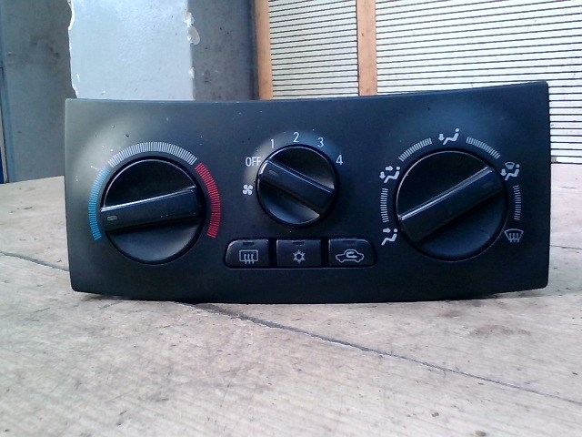 MITSUBISHI Space Star 2000.09.01-2004.12.03 Fűtés vezérlő panel 1. kép