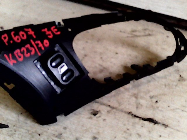 PEUGEOT 607 Jobb első ablakemelő kapcsoló 1. kép