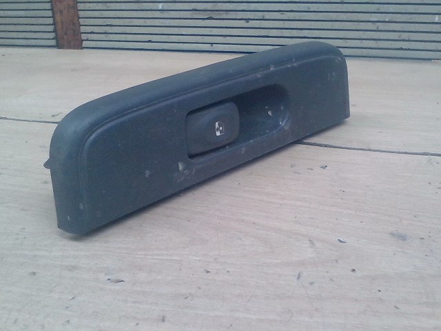 RENAULT CLIO 98-01 Jobb első ablakemelő kapcsoló 1. kép