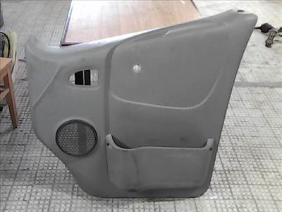 RENAULT TRAFIC 01.09-06.07 Jobb első ajtó kárpit
