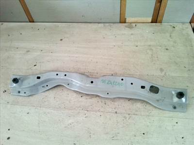 SUZUKI Celerio 2014.03.01- Homlokfal zárhíd