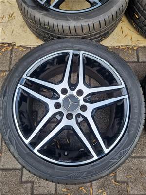  5x112 17" újszerű gyári Mercedes alufelni, rajta 225/45 újszerű Vredestein nyári gumi 