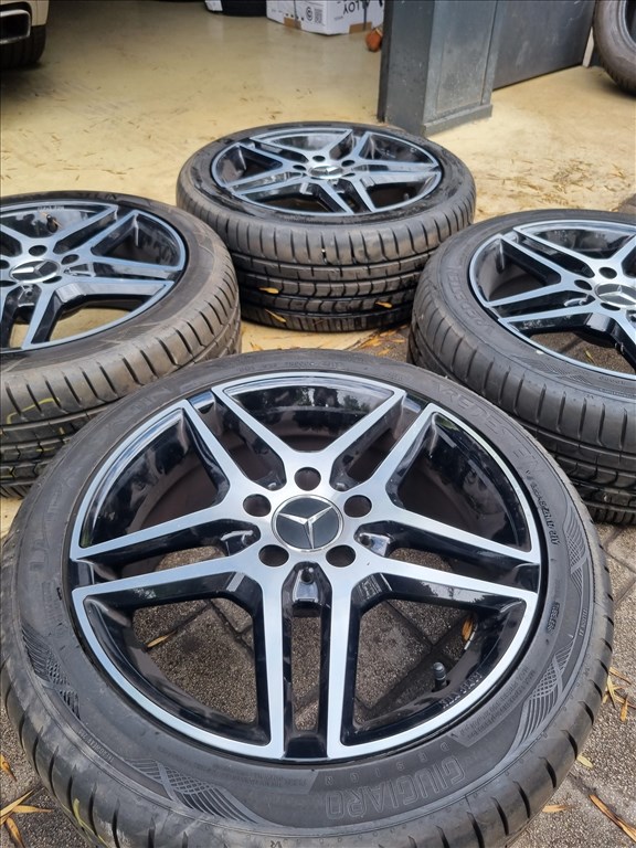  5x112 17" újszerű gyári Mercedes alufelni, rajta 225/45 újszerű Vredestein nyári gumi  2. kép
