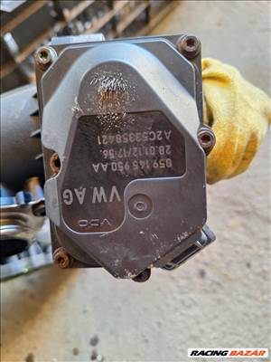 Audi A6 (C7 - 4G), Audi A4 (B8 - 8K) 059 145 950 AA Terelőlap
