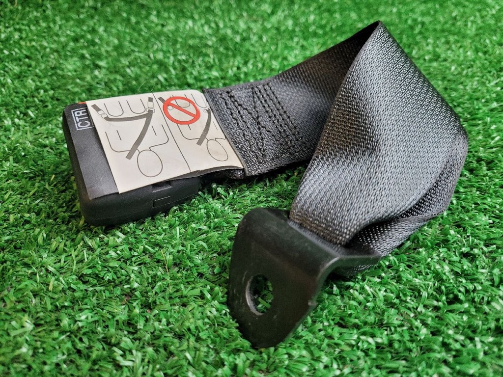 SUZUKI SX4 S-Cross II Hátsó középső Biztonsági Öv Csat 8498561M00 8498561m01 4. kép