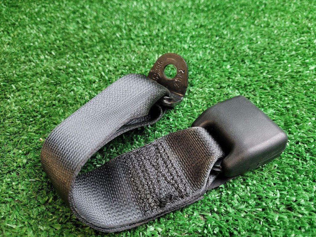 SUZUKI SX4 S-Cross II Hátsó középső Biztonsági Öv Csat 8498561M00 8498561m01 5. kép