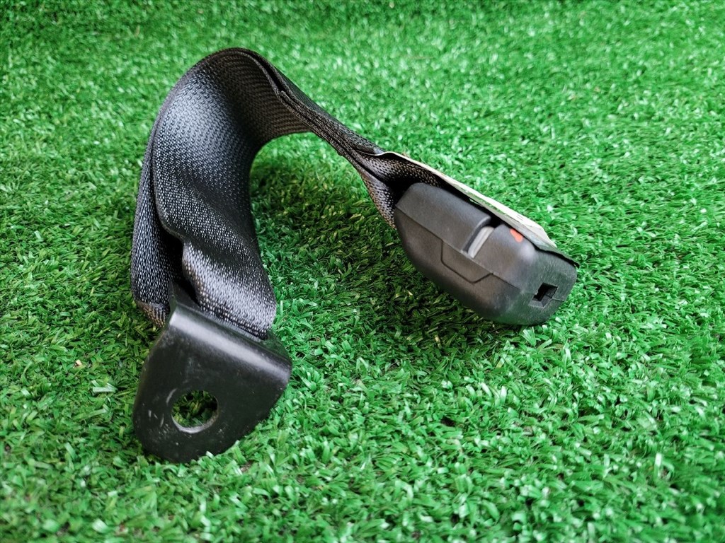 SUZUKI SX4 S-Cross II Hátsó középső Biztonsági Öv Csat 8498561M00 8498561m01 6. kép