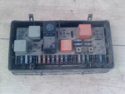 AUDI 100 82-90 Biztosítéktábla BCM BSI BSM SAM GEM modul 