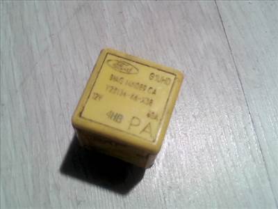 FORD ESCORT 95- Relé