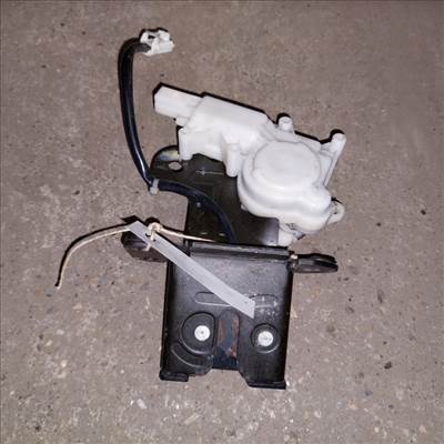 MAZDA 3 03.10-06.06 Csomagtér ajtó zárszerkezet