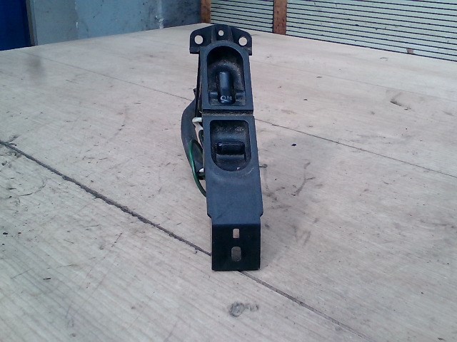 ROVER 400 Bal első ablakemelő kapcsoló 1. kép