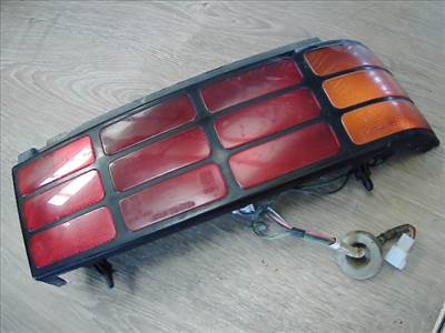SUZUKI SWIFT 89-96 Bal hátsó lámpa