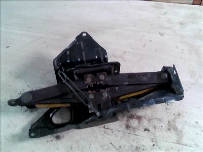 TOYOTA Avensis Verso 2001.08.01-2009.03.31 Autóemelő