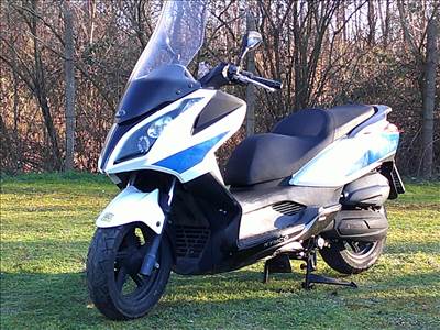 KYMCO DOWNTOWN 125CM3-ES-ABS-ES-INJEKTOROS ROBOGÓ BONTOTT ALKATRÉSZEI ELADÓK