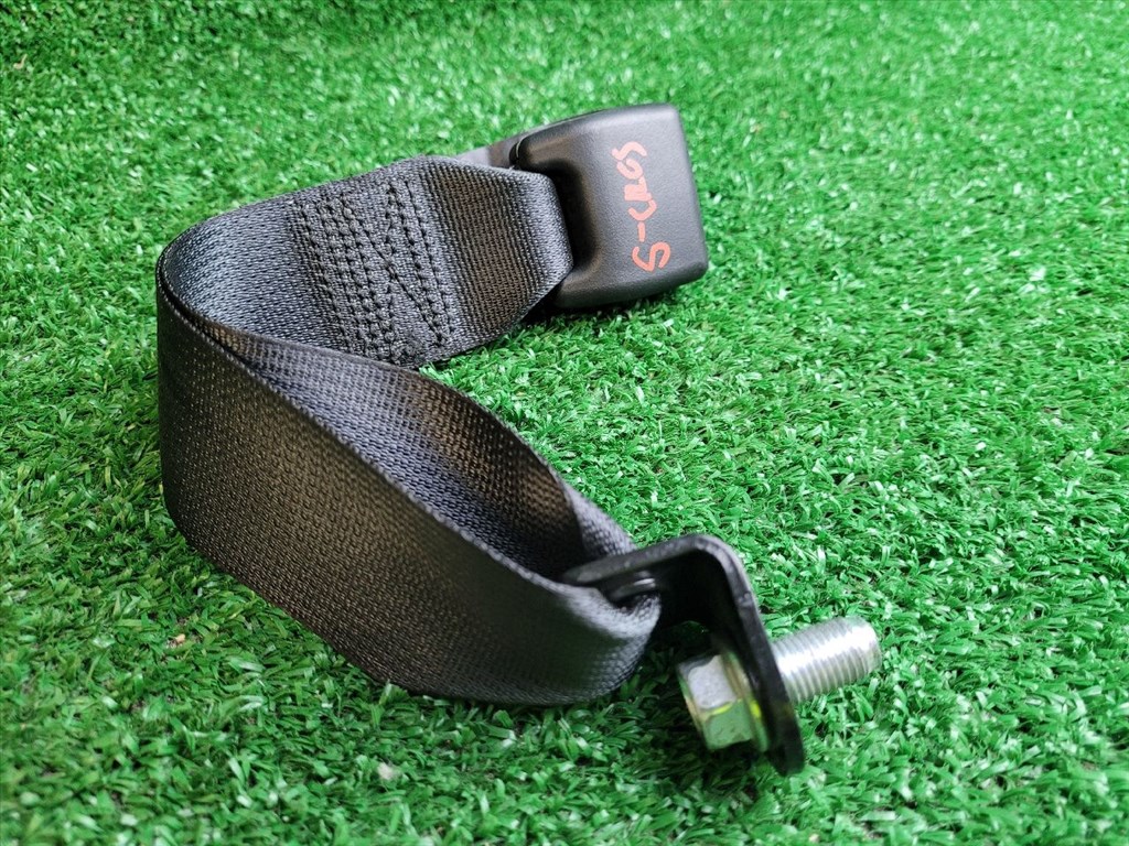 SUZUKI SX4 S-Cross II Hátsó középső Biztonsági Öv Csat 8498561M00 8498561m01 4. kép