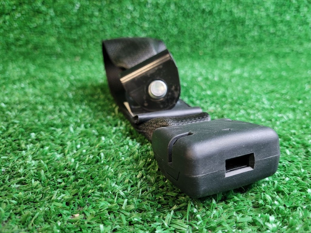 SUZUKI SX4 S-Cross II Hátsó középső Biztonsági Öv Csat 8498561M00 8498561m01 6. kép