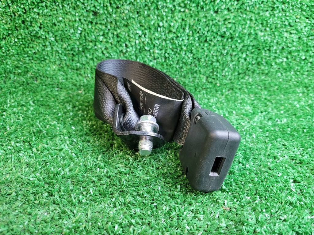 SUZUKI SX4 S-Cross II Hátsó középső Biztonsági Öv Csat 8498561M00 8498561m01 7. kép