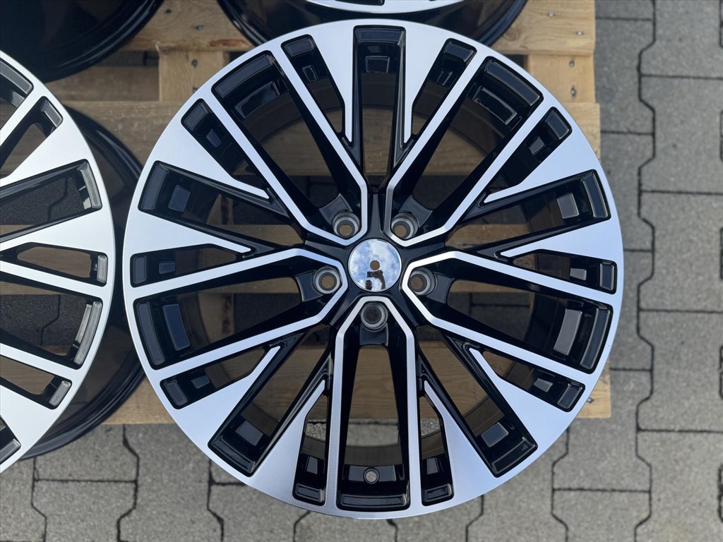 R18 5x112 (66,45) Carbonado LOOP BFP 8J ET30 új alufelni felni  2. kép