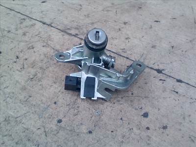 AUDI A8 2003.01.01-2010.02.28 Csomagtérajtó dugózár