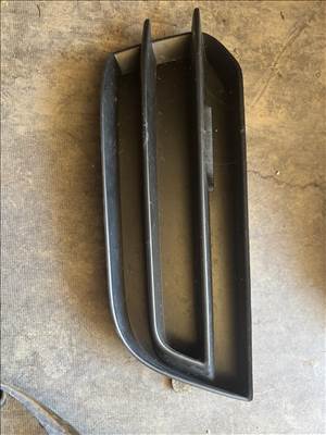 Audi A1 (8X) Jobb ködlámpa rács 8x0807682