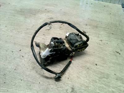 MAZDA PREMACY 99.01-05.10 Bal hátsó ajtó zárszerkezet központi záras