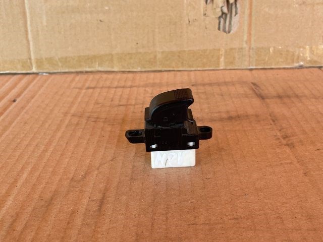 Mazda MPV (LW) MAZDA MPV Jobb első Ablakemelő Kapcsoló 2. kép