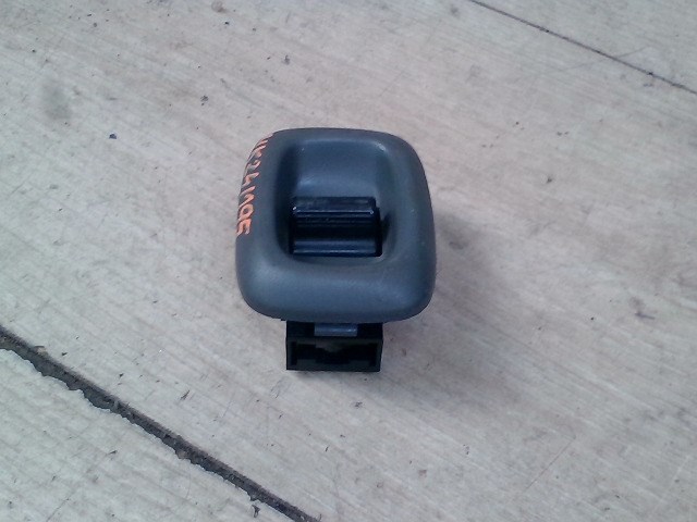 SUZUKI Baleno 1998.09.01-2002.12.31 Ablakemelő kapcsoló pozíció független 1. kép