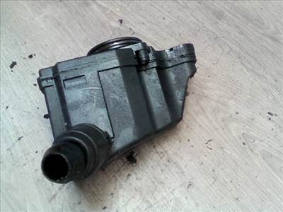 VOLKSWAGEN polo classic 95.07-99.10 kartergáz visszavezető ház