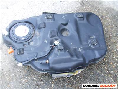 Mazda 3 (BM) üzemanyag tank 