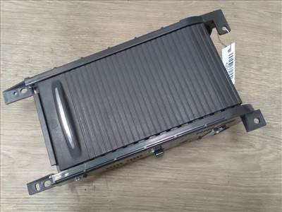 INFINITI G37 Cabrio Pohártartó