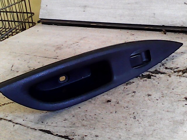 MAZDA 6 02-05 Jobb hátsó ablakemelő kapcsoló 1. kép