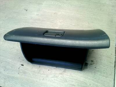 MAZDA MPV 99-05 Kesztyűtartó