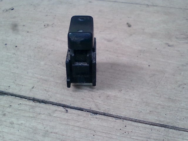 SUZUKI Baleno 1998.09.01-2002.12.31 Ablakemelő kapcsoló pozíció független 1. kép