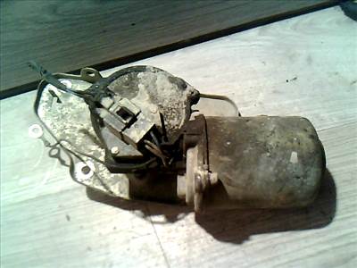 SUZUKI SWIFT 96-05 Ablaktörlő motor első