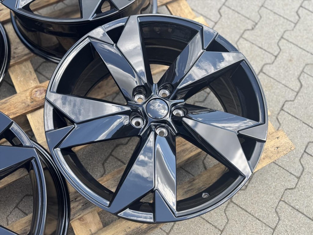 R19 5x112 (57,1) Carbonado Progressive BG 8J ET45 8x19 19" 19col új alufelnik felnik 5. kép