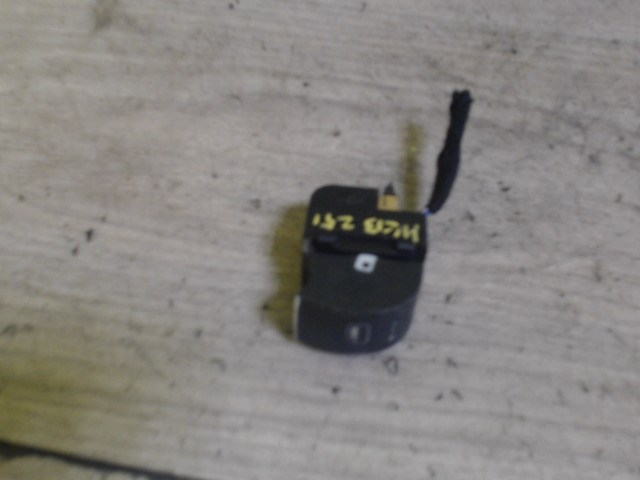 AUDI A4 01-04 Jobb első ablakemelő kapcsoló 1. kép