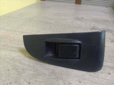 TOYOTA AVENSIS 03-07 Jobb hátsó ablakemelő kapcsoló