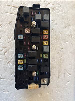 Opel Antara 2006-2015 Motortéri biztosítéktábla   95202898