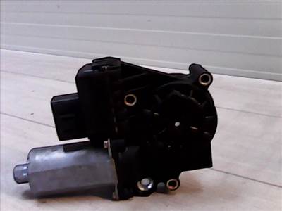 AUDI A4 98-01 Jobb hátsó ablakemelő motor