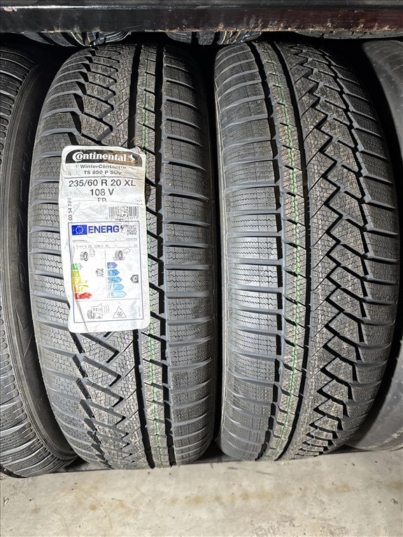 235/60 R20 Continental W.Contact TS850P 108V l 2db l DOT:1921 1. kép