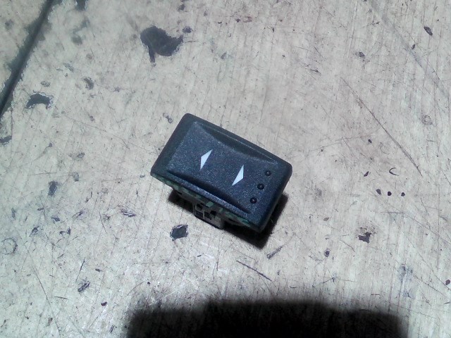 FORD MONDEO 01-07 Bal hátsó ablakemelő kapcsoló 1. kép